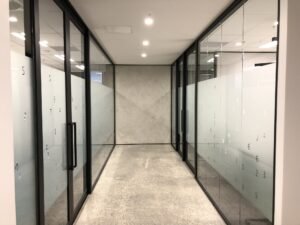 Aluminium Partitioning For Offices : When it comes to creating functional and aesthetically pleasing office spaces, aluminium partitioning is a popular choice.