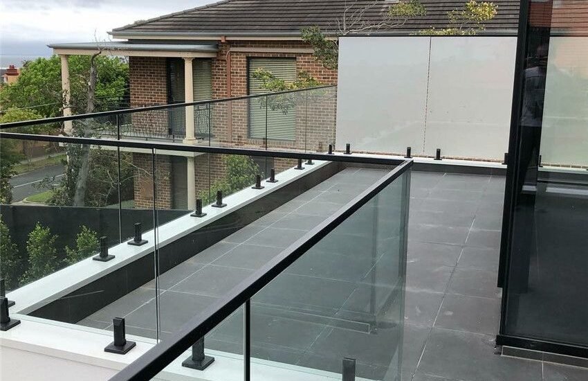 Spigot for Glass Railings